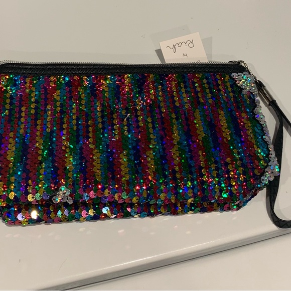NWT RIAH Cosmetic case/or can be used as a wristlet!  Super cute - Picture 3 of 13